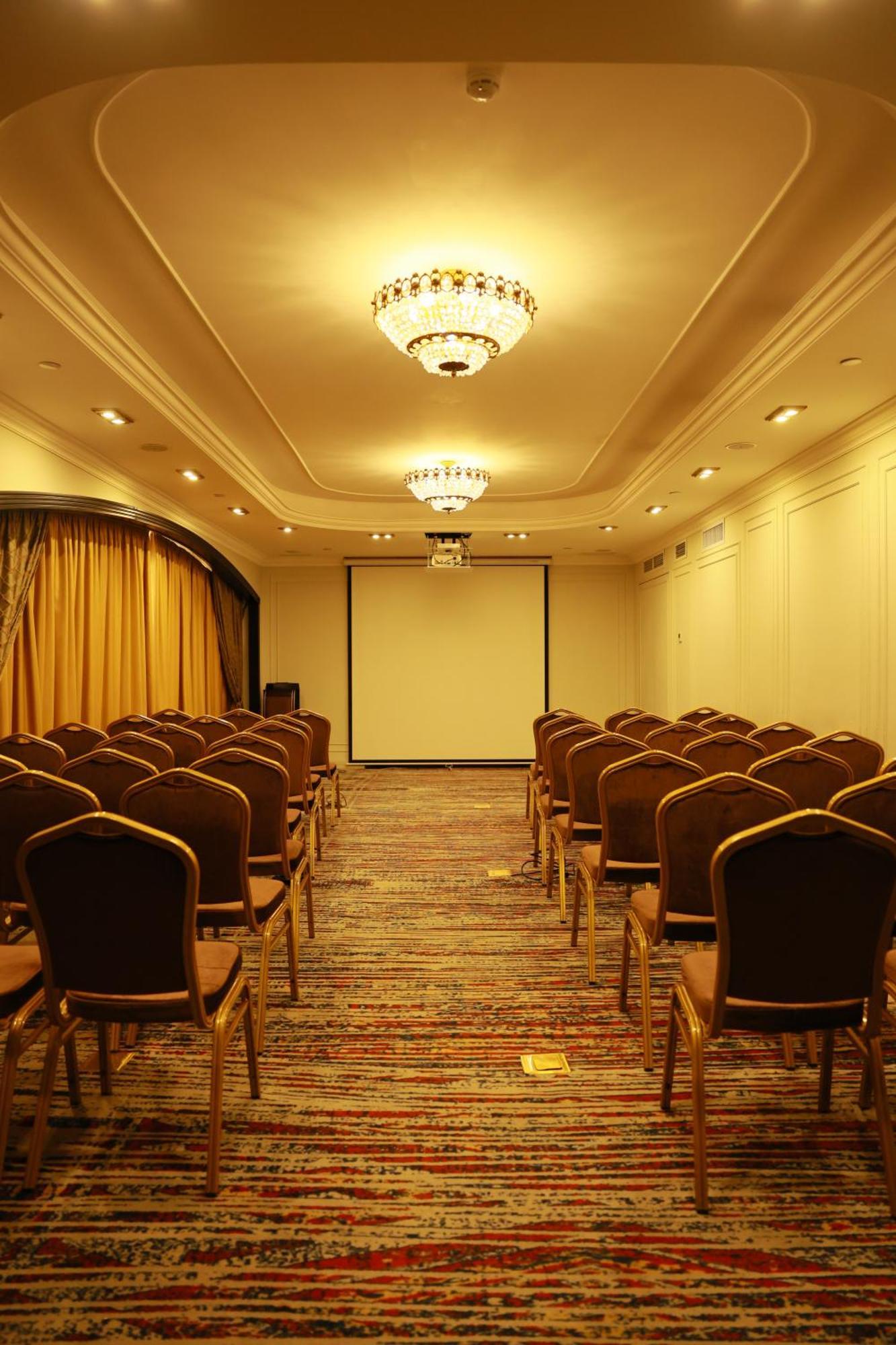 Golden Palace Hotel Erévan Extérieur photo