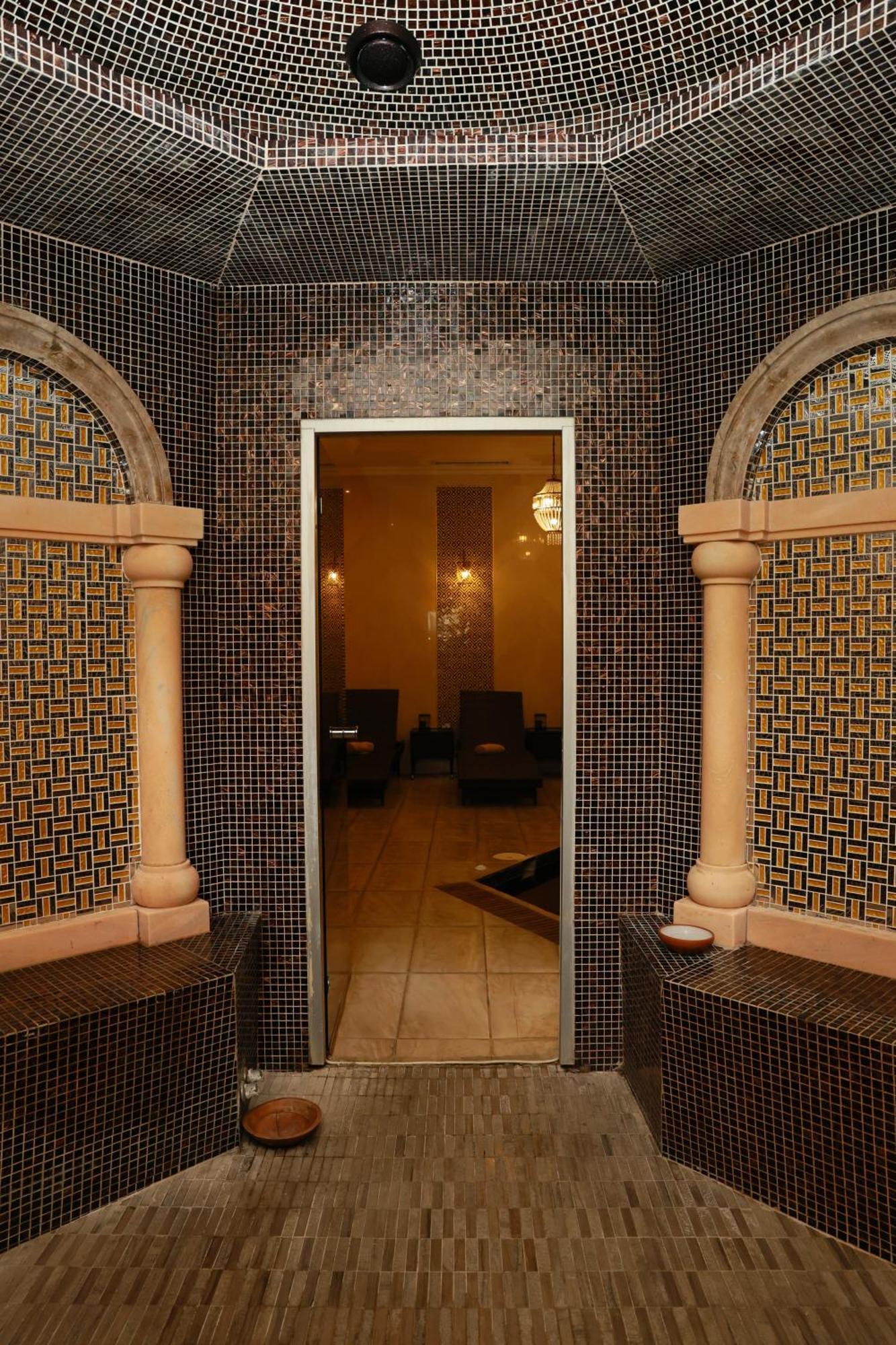Golden Palace Hotel Erévan Extérieur photo