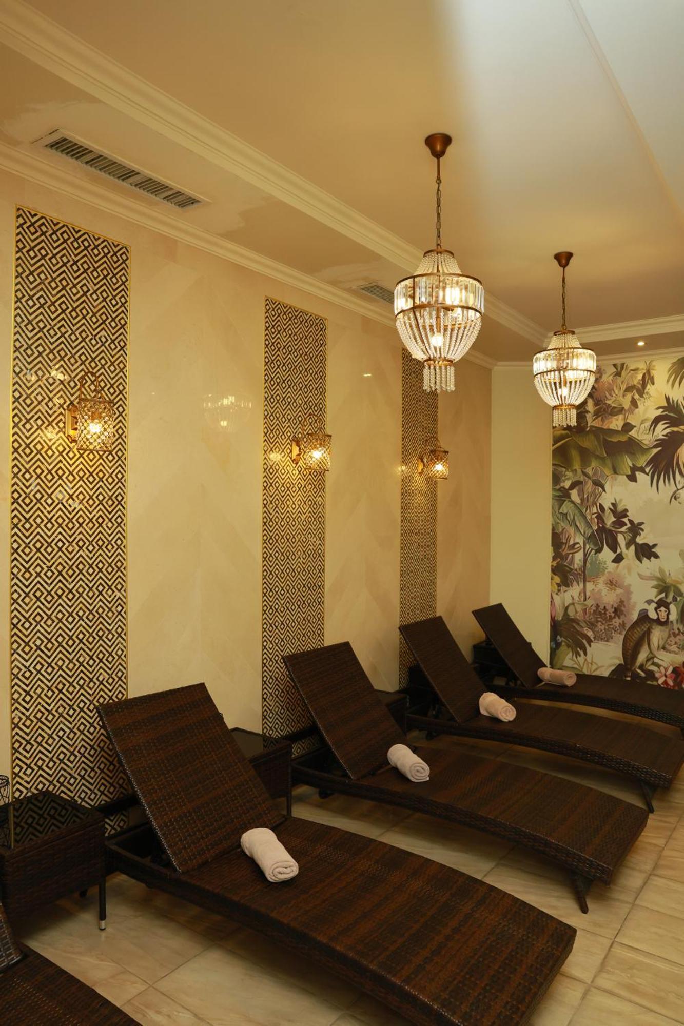 Golden Palace Hotel Erévan Extérieur photo