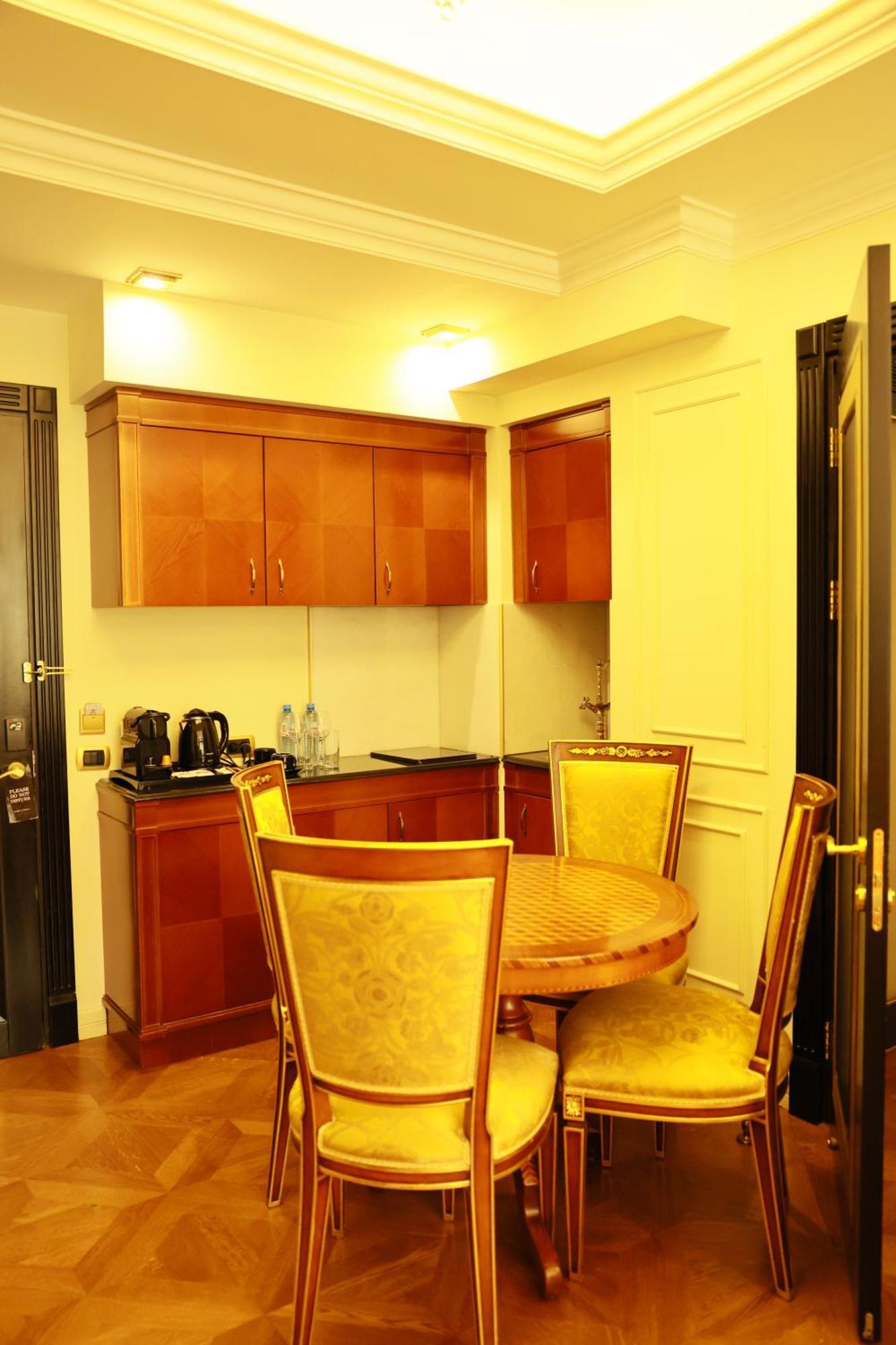 Golden Palace Hotel Erévan Extérieur photo