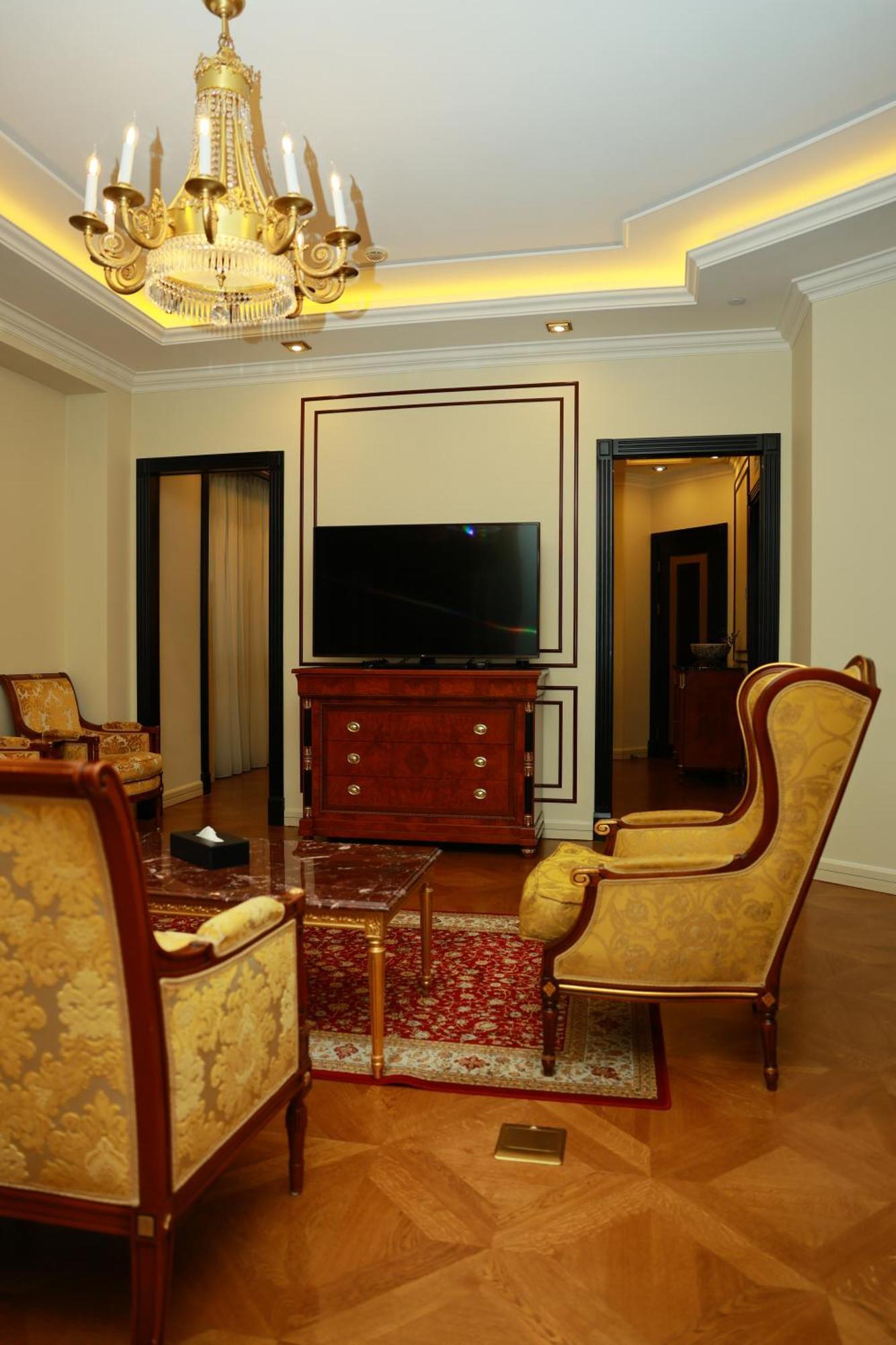 Golden Palace Hotel Erévan Extérieur photo