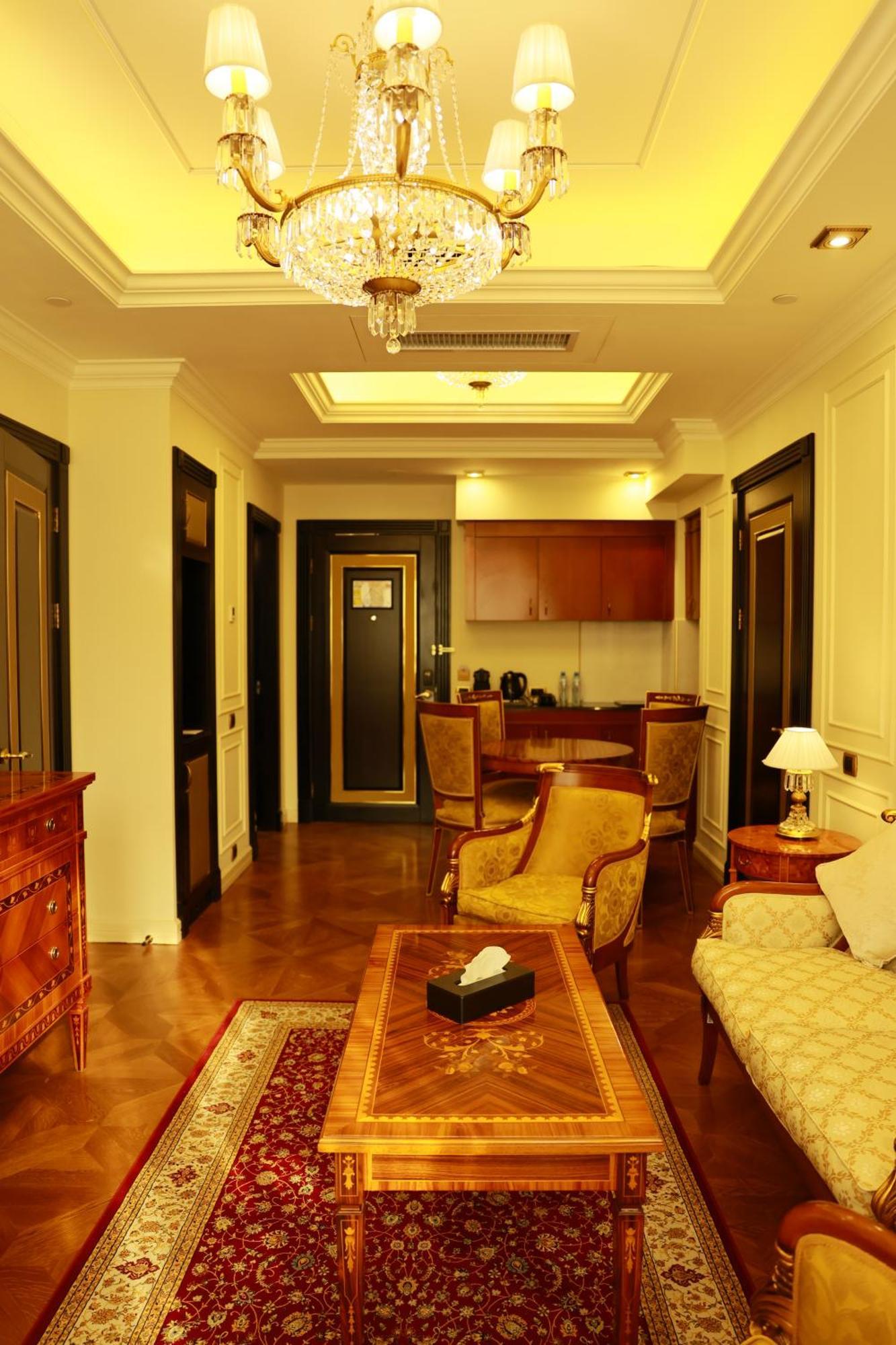 Golden Palace Hotel Erévan Extérieur photo