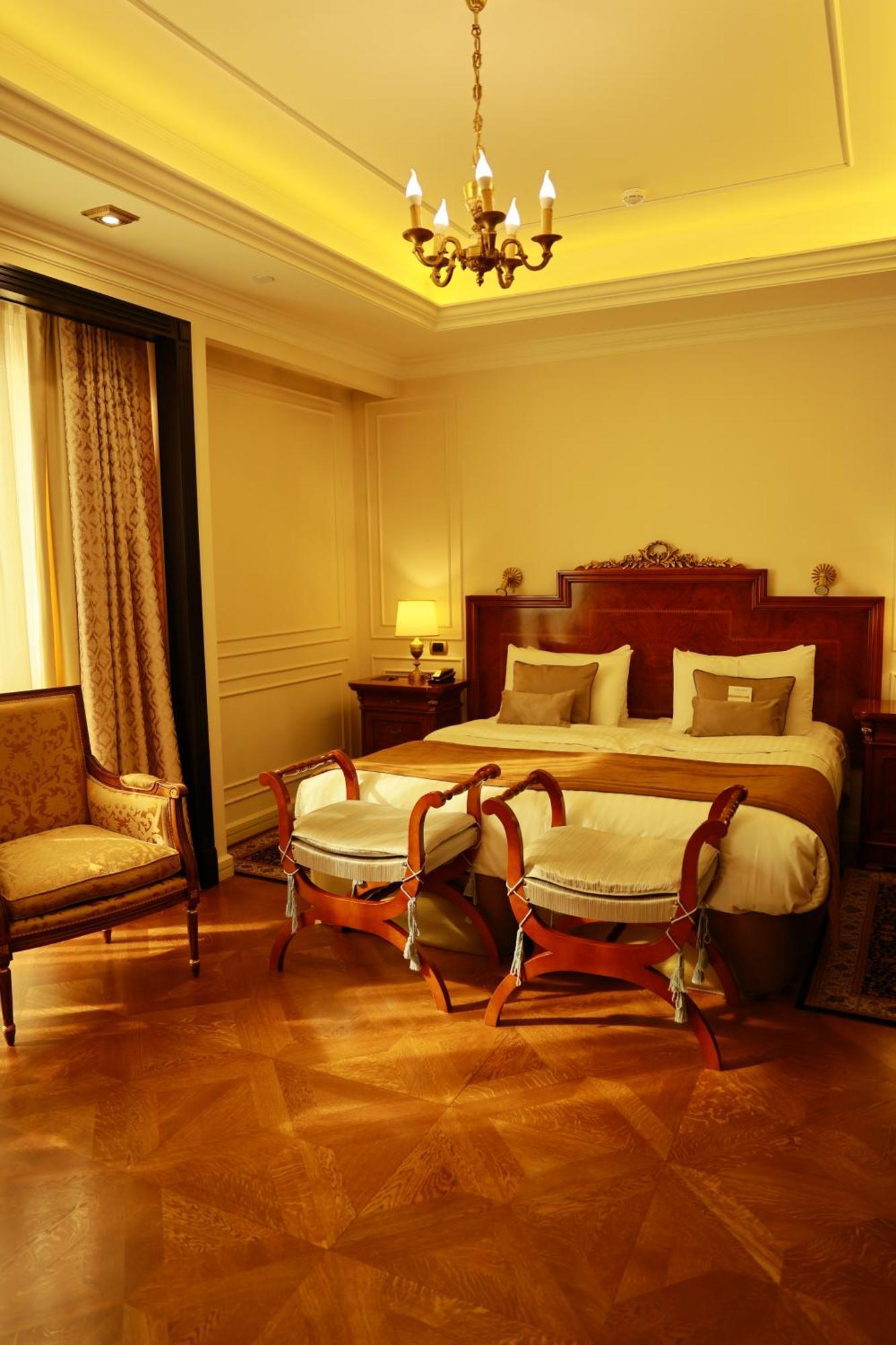 Golden Palace Hotel Erévan Extérieur photo