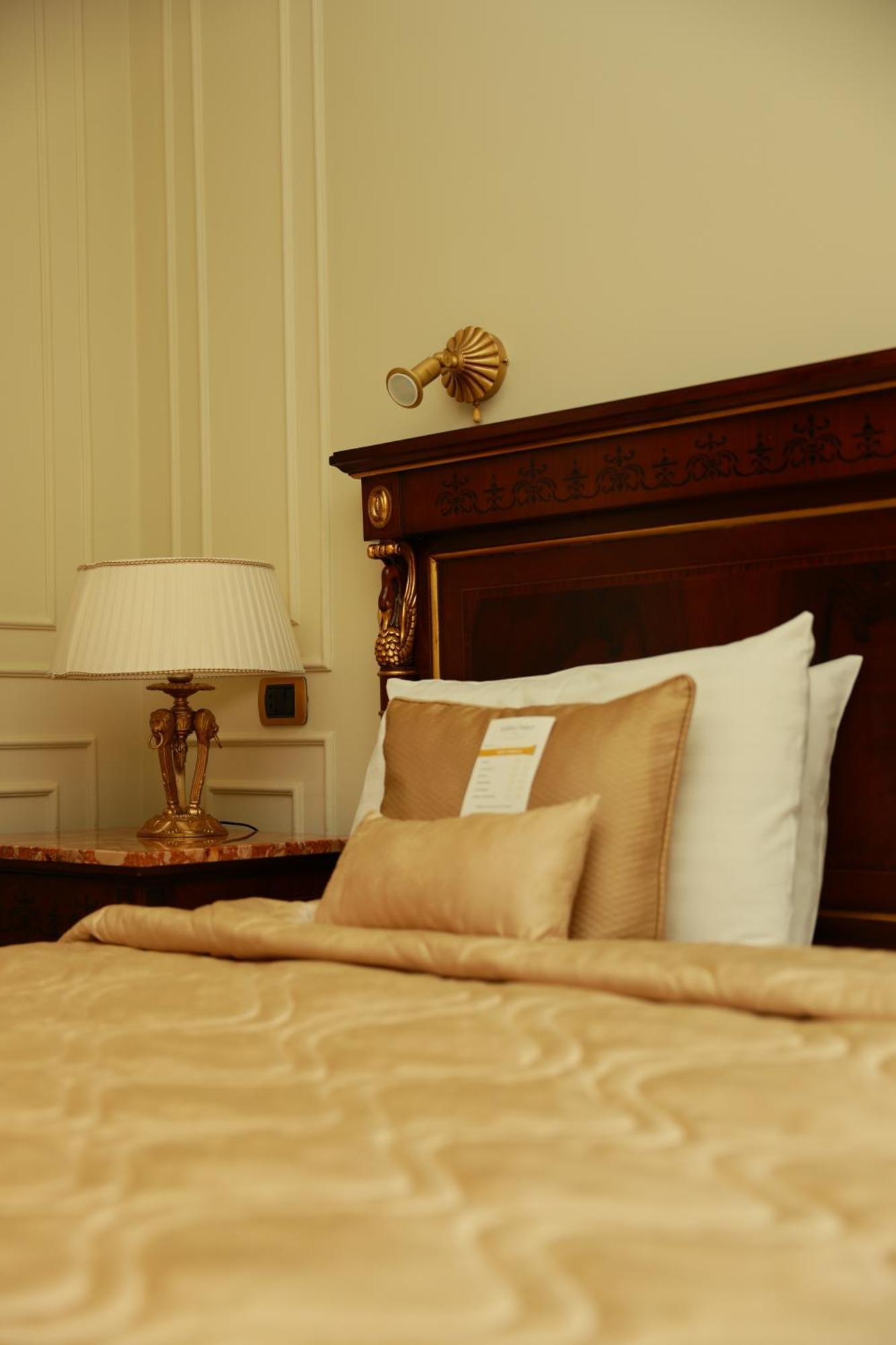 Golden Palace Hotel Erévan Extérieur photo