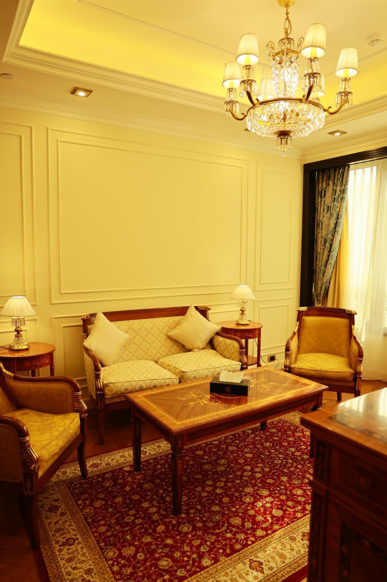 Golden Palace Hotel Erévan Extérieur photo