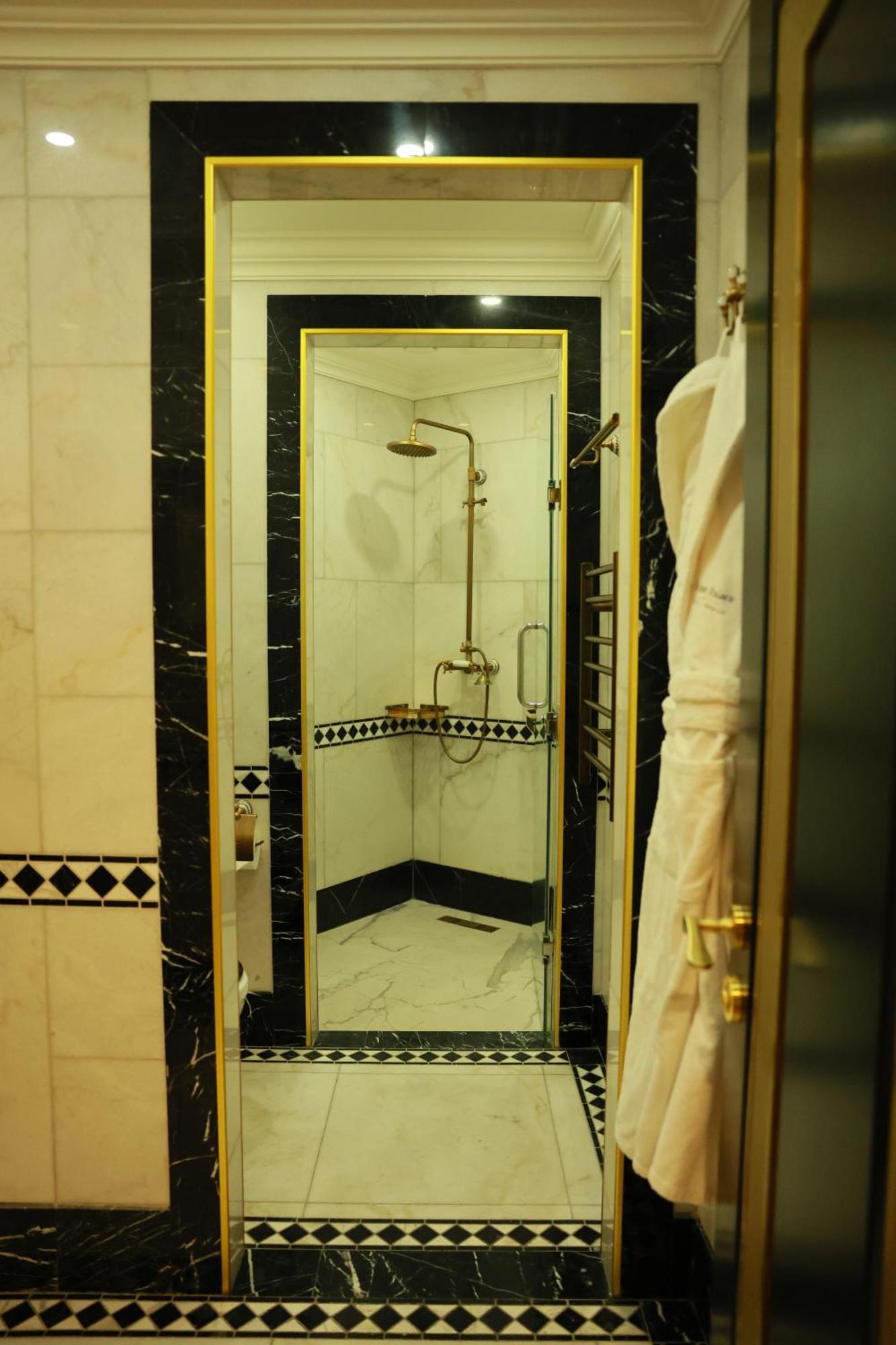 Golden Palace Hotel Erévan Extérieur photo